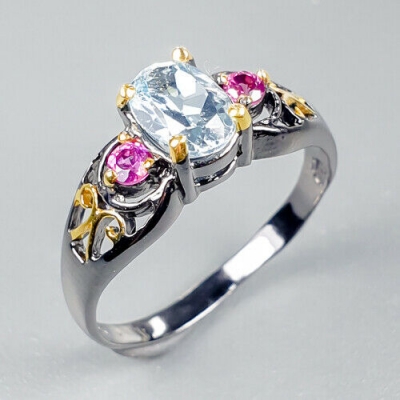 Серебряное кольцо с голубым топазом натуральным арт 40198