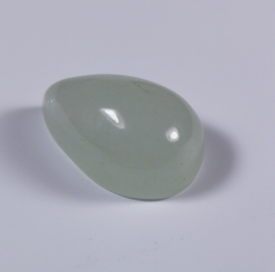 Камень Аквамарин натуральный 7.85 карат 15х9 мм груша кабошон арт. 10539