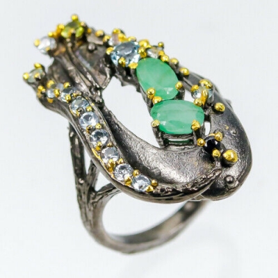 Серебряное кольцо с зеленым бериллом и топазом арт 28796