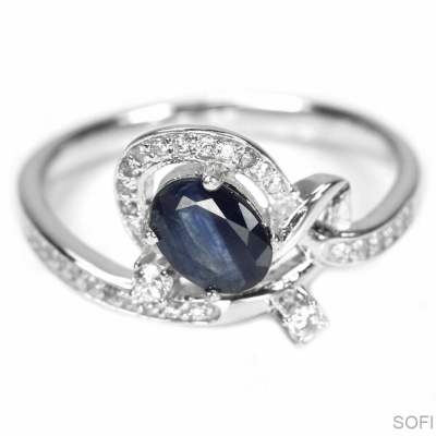 Серебряное кольцо с синим корундом натуральным арт 26404