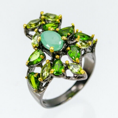 Серебряное кольцо с зеленым бериллом и хром диопсидом арт 28748
