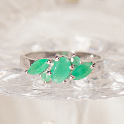 Серебряное кольцо с зеленым бериллом натуральным  арт.  27073