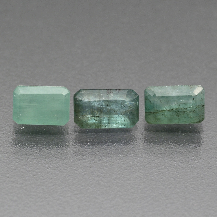 Камень зелёный берилл натуральный 4.93 карат арт. 12312