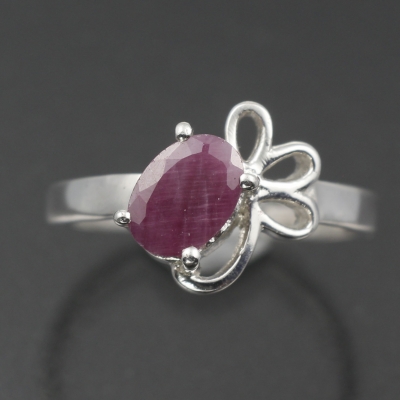 Серебряное кольцо с розовым корундом натуральным арт. 27138