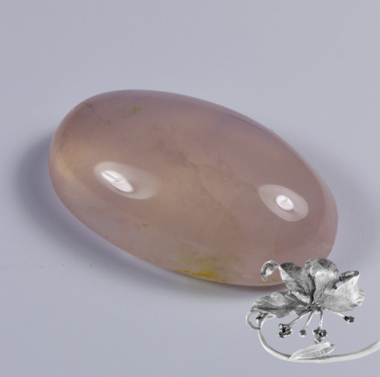 Камень розовый Кварц натуральный 27.20 карат арт. 3586