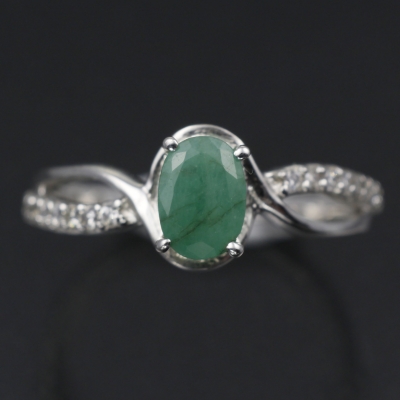 Серебряное кольцо с зеленым бериллом натуральным  арт.  27084