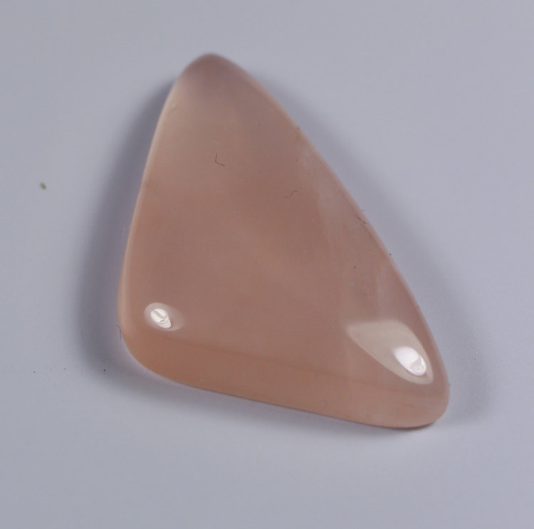 Камень розовый Кварц натуральный 20.25 карат арт. 10569