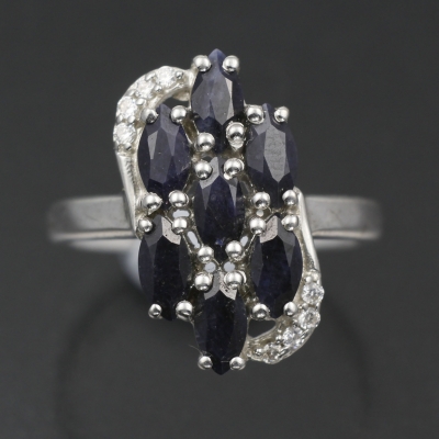 Серебряное кольцо с синим корундом натуральным арт. 27202