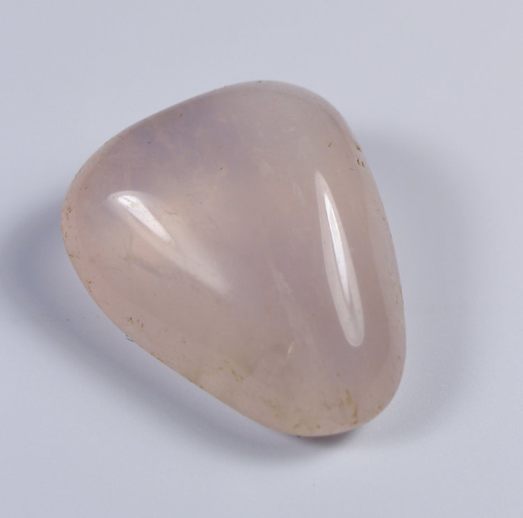 Камень розовый Кварц натуральный 29.20 карат арт. 10572