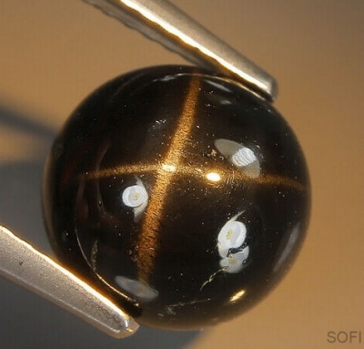 Камень звездчатый Диопсид натуральный 3.98 карат арт. 25373
