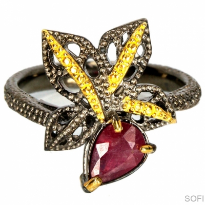 Серебряное кольцо с розовым корундом арт 26869