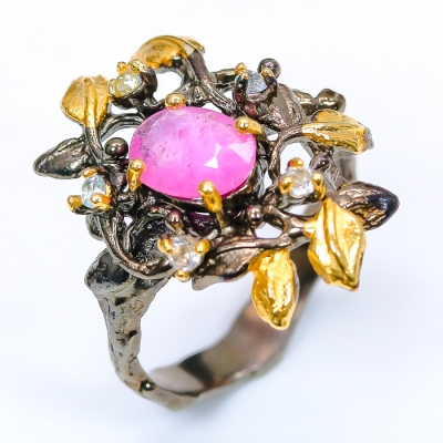 Серебряное дизайнерское кольцо с натуральным рубиновым корундом арт. 33579