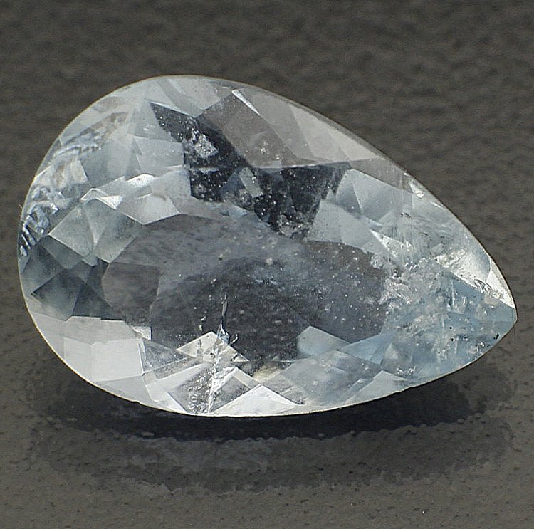 Камень Аквамарин натуральный 3.05 карат 12х6 мм груша арт. 19034