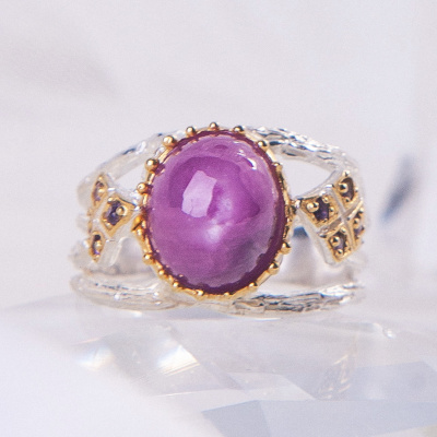Серебряное кольцо с розовым корундом натуральным арт 33825