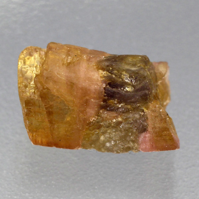 Минерал золотого турмалина натуральный 9.30 карат арт 24704