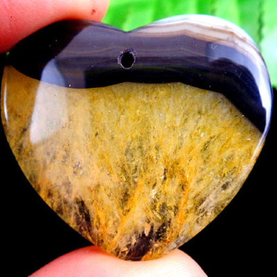 Камень Агат натуральный 93.60 карат 42х45 мм сердце кабошон арт. 17157