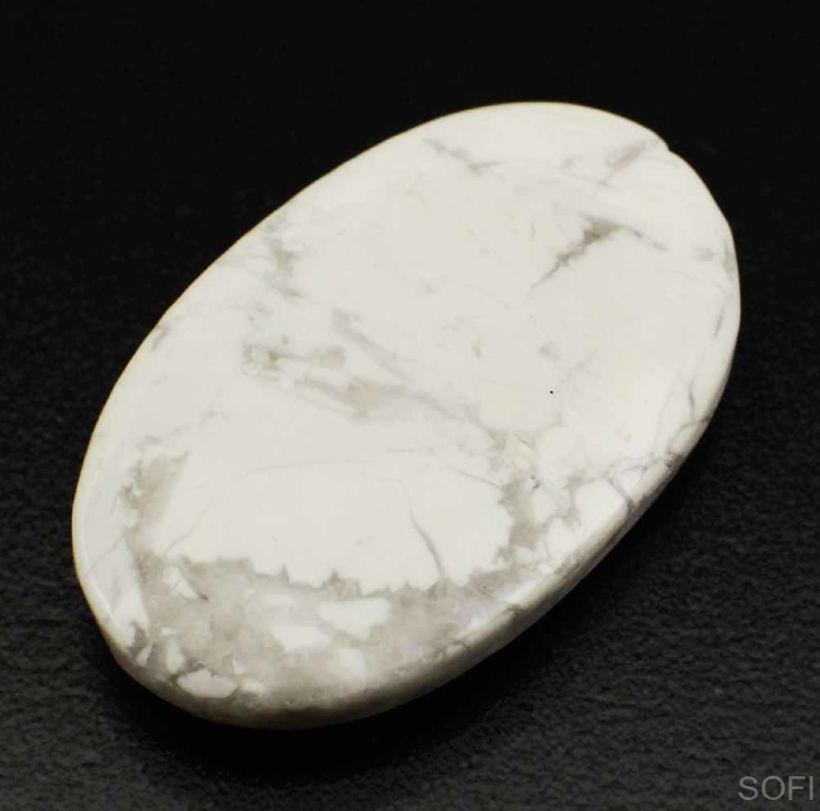 15 про натуральный. Говлит белый камень. Говлит минерал. Говлит камень украшения. Камень 70 карат.